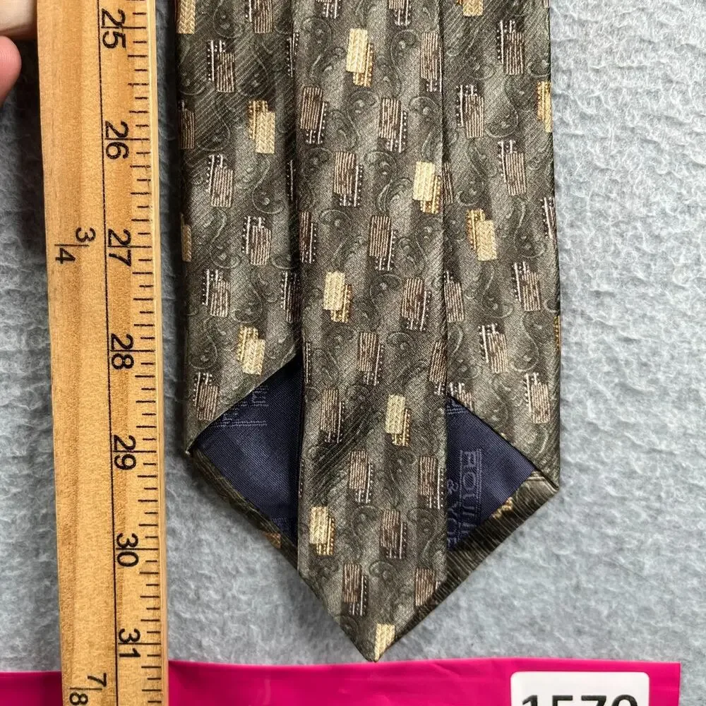 Roundtree and Yorke X Long Necktie Silk Brown Geometric New NWT Made In USA
